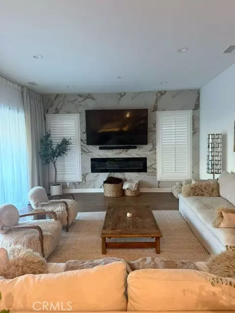 Porter Ranch (los Angeles), CA 91326,20559 W Wood Rose