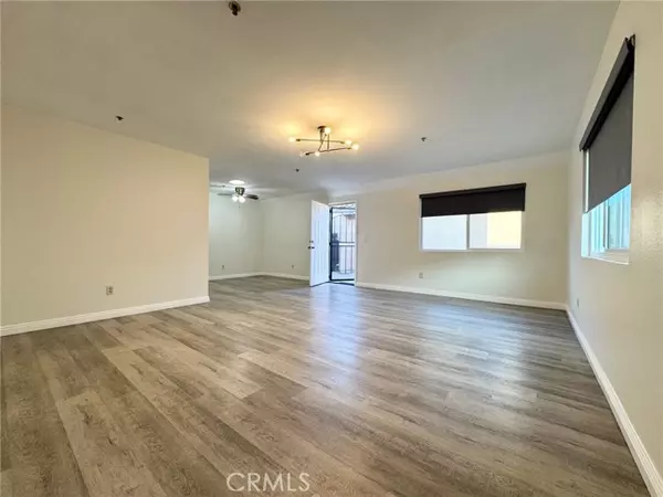 Huntington Beach, CA 92647,17511 Newland #D