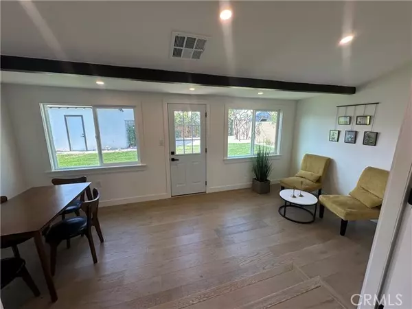 Van Nuys (los Angeles), CA 91406,16913 Covello