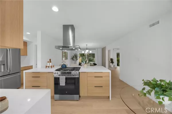 Northridge (los Angeles), CA 91343,16938 Knapp Street