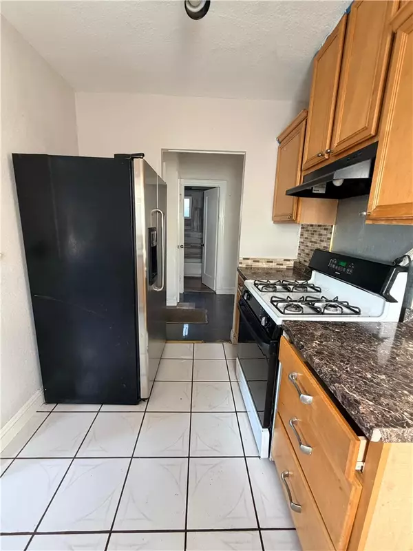 Long Beach, CA 90810,2452 Adriatic