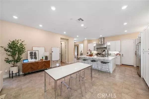 Irvine, CA 92618,81 Pelican Lane