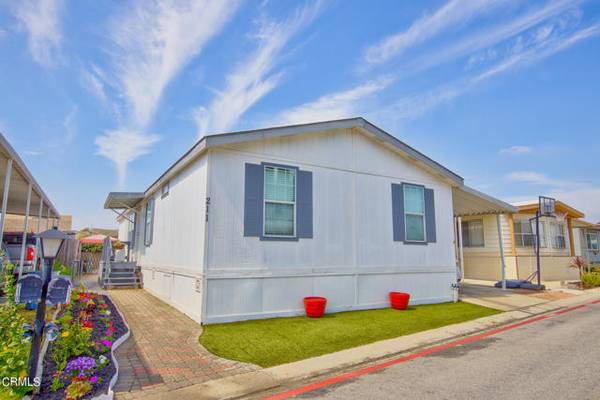 211 Calle De La Rosa #211, Camarillo, CA 93012