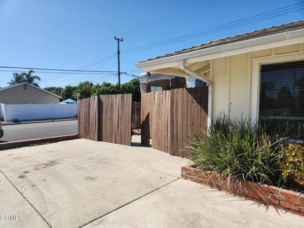 863 Rosewood Avenue, Camarillo, CA 93010