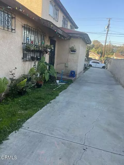 East Los Angeles, CA 90022,4736 Fisher Street