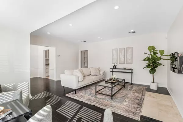 Sherman Oaks, CA 91403,15233 Camarillo Street