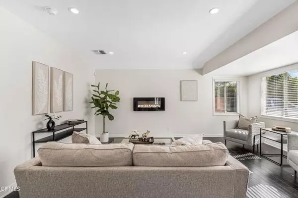 Sherman Oaks, CA 91403,15233 Camarillo Street