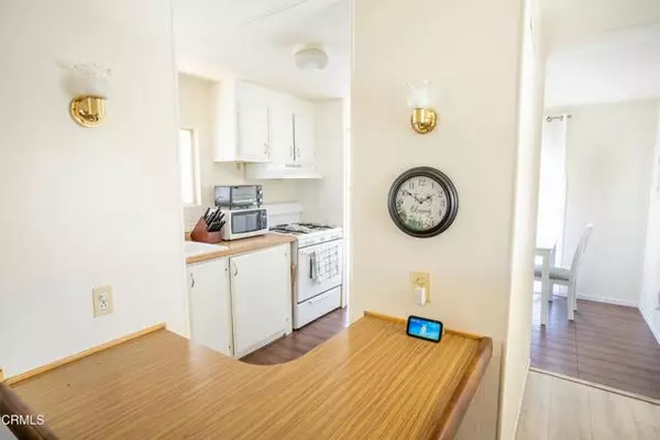Newbury Park (thousand Oaks), CA 91320,14 Ortega Drive #14