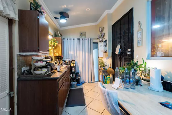 Los Angeles, CA 90065,3550 The Paseo