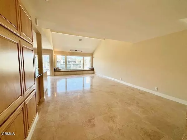 Oxnard, CA 93035,2204 Kingsbridge Lane