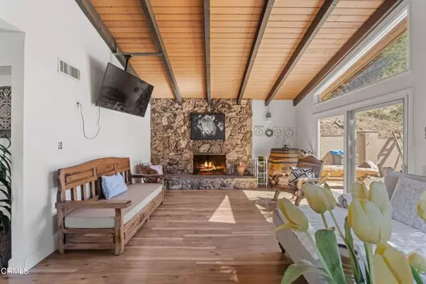 Oak View, CA 93022,2100 Valley Meadow Drive