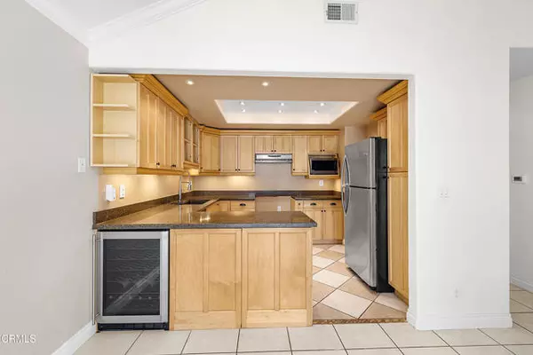 Oxnard, CA 93036,562 Holly Avenue