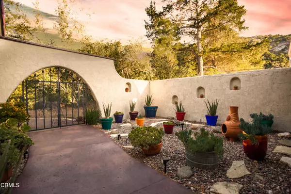 Calabasas, CA 91302,548 Live Oak Circle Drive