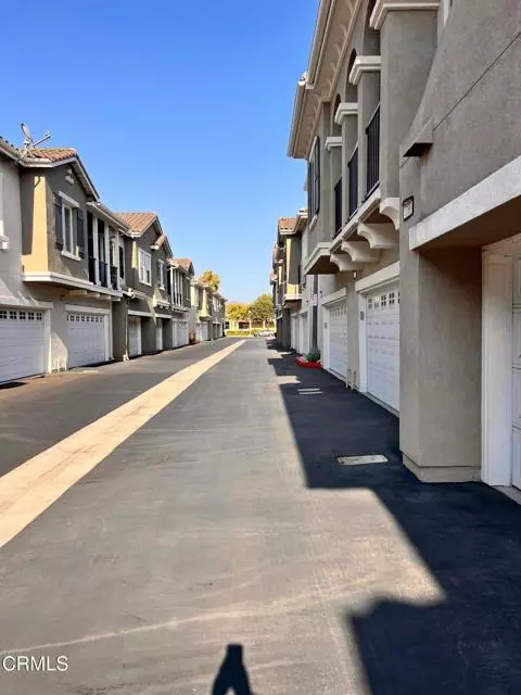 Camarillo, CA 93012,3367 Shadetree Way