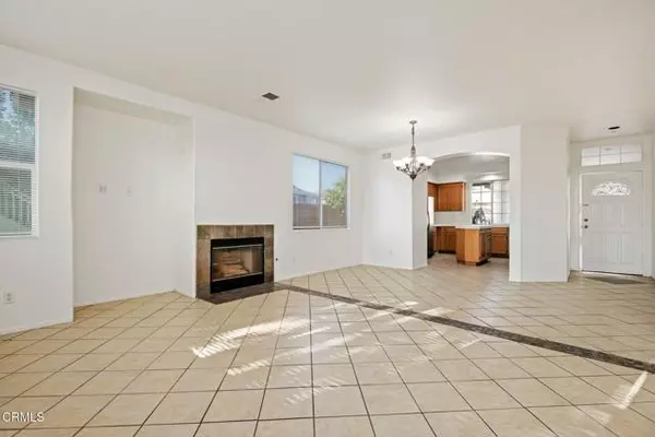 Oxnard, CA 93030,902 Calle Mar Vista Vista