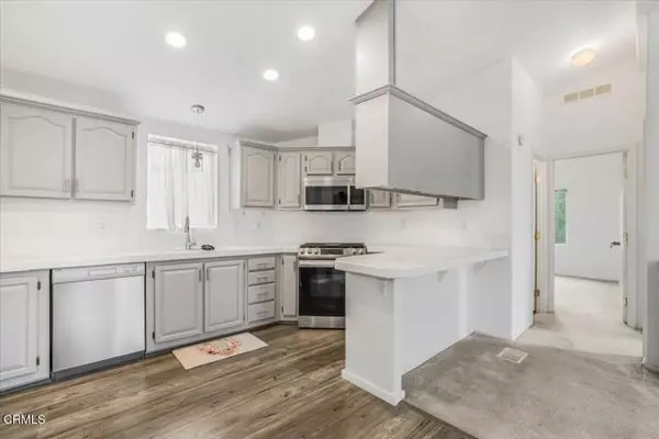 Ojai, CA 93023,1075 Loma Drive #7