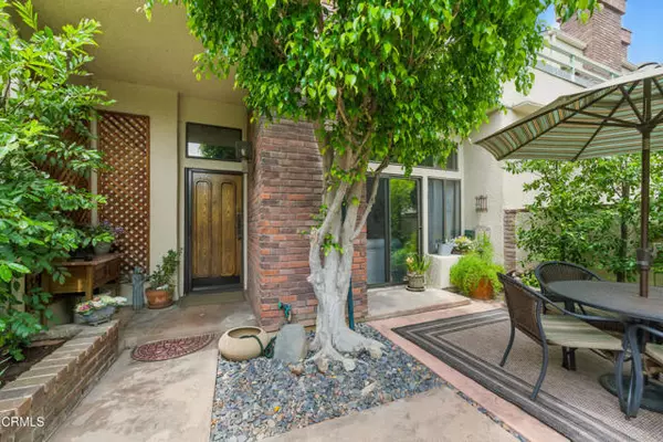 Tarzana (los Angeles), CA 91356,18751 Hatteras Street #13