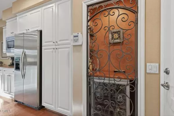 Oxnard, CA 93030,1337 Lustre Drive