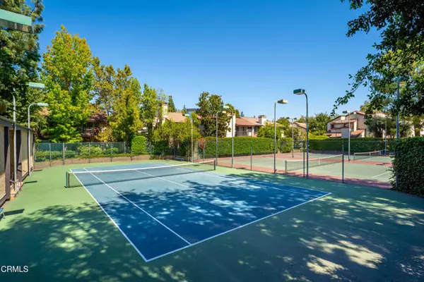 Woodland Hills (los Angeles), CA 91367,5711 Owensmouth Avenue #107