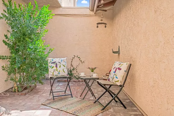 Ventura, CA 93003,945 McHugh Court