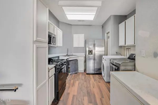 Oxnard, CA 93035,2941 W Hemlock Street #22