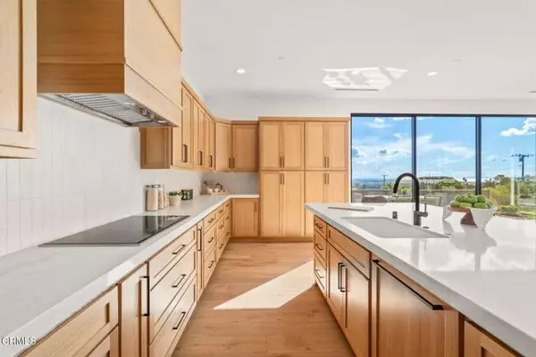 Ventura, CA 93003,890 Via Ondulando