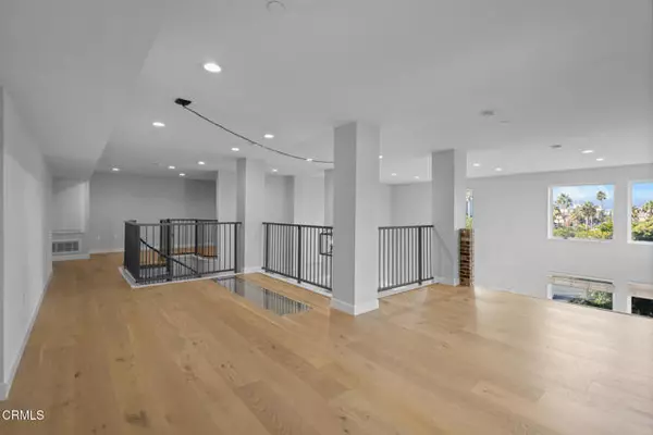 Oxnard, CA 93035,1901 Victoria Avenue #204