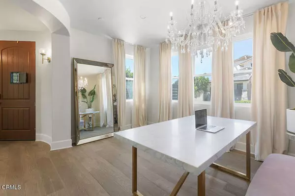 Thousand Oaks, CA 91362,2417 E Hillcrest Drive