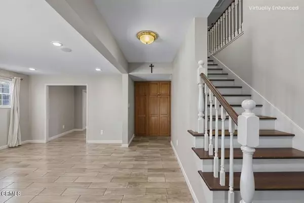 Canyon Country (santa Clarita), CA 91387,16833 Nearview