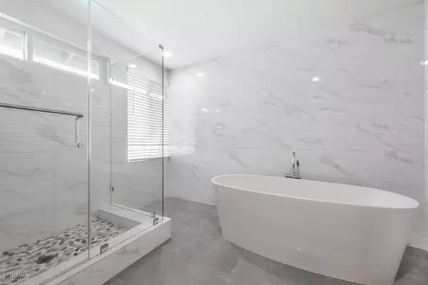 Thousand Oaks, CA 91362,3403 Fayance Place