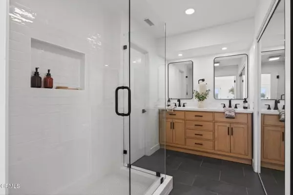 Ventura, CA 93004,10005 Santee Court