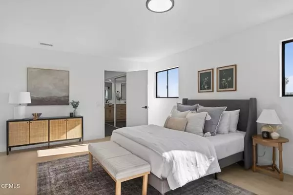 Ventura, CA 93004,10005 Santee Court