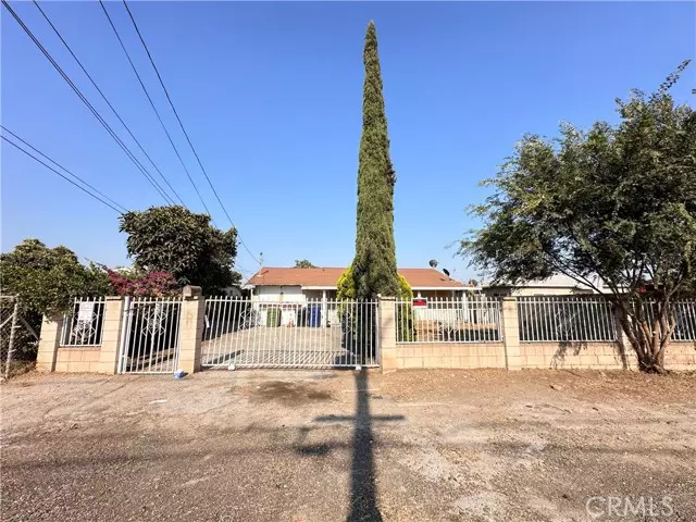 5238 N Roxburgh Avenue, Azusa, CA 91702