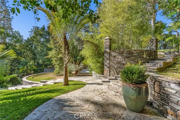 San Marino, CA 91108,2477 Ridgeway Road