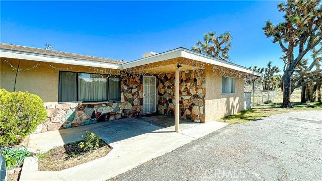 7411 Joshua Ln, Yucca Valley, CA 92284