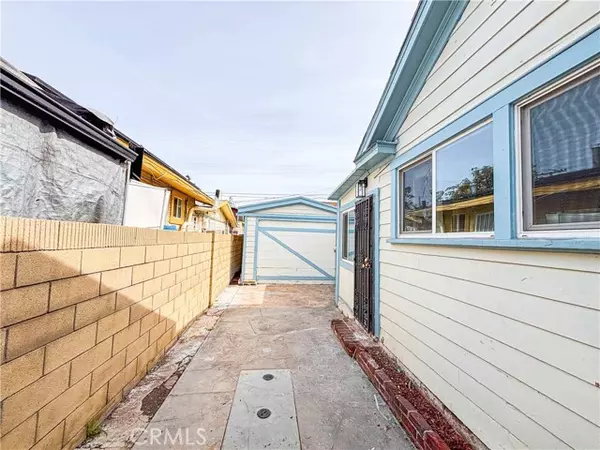 Santa Ana, CA 92701,805 S Garnsey Street