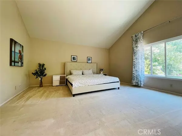 Irvine, CA 92620,22 Christamon East