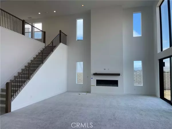 Valencia (santa Clarita), CA 91381,27541 Elderberry dr