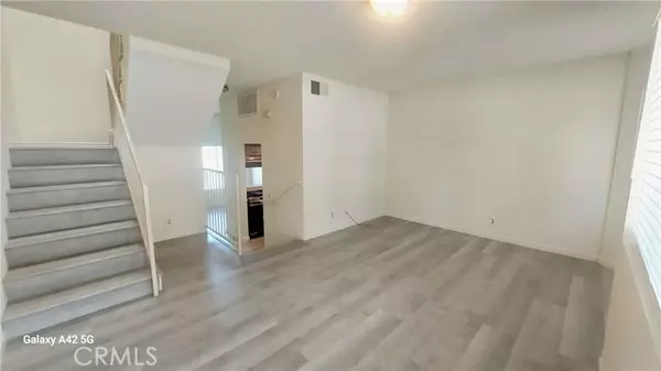 Los Angeles, CA 90032,4904 Ithaca Avenue #2