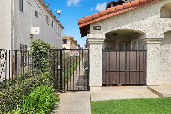 Montebello, CA 90640,915 Carob Way #2
