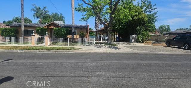 7504 Capps Avenue, Reseda (los Angeles), CA 91335