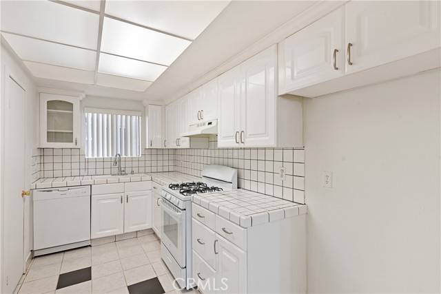 Glendale, CA 91203,333 Burchett Street #103