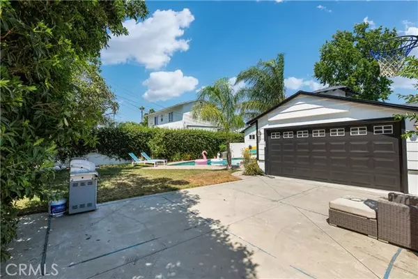 Sherman Oaks, CA 91423,4901 Ethel Avenue