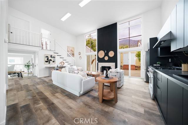 La Crescenta, CA 91214,2423 Rockdell Street