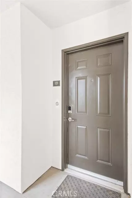 Los Angeles, CA 90094,6400 Crescent #121
