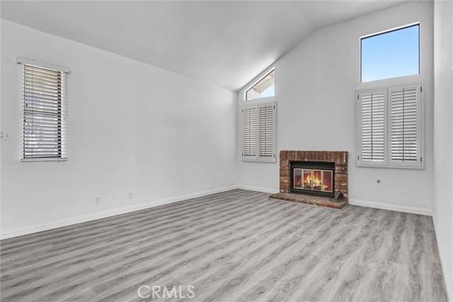 Irvine, CA 92606,17 Gladstone