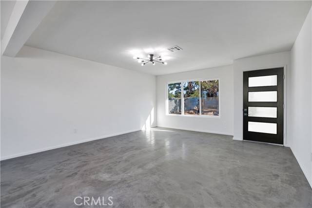 Joshua Tree, CA 92252,61638 La Jolla Drive