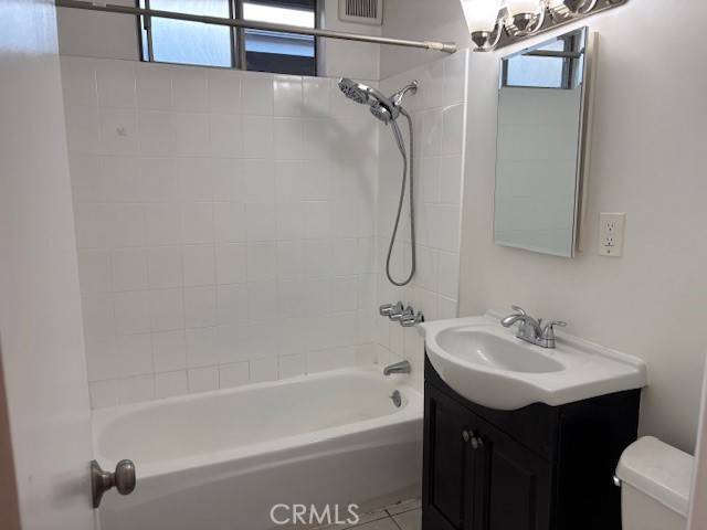 Hawthorne, CA 90250,13805 Cerise Ave