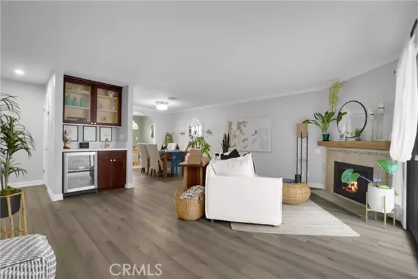 Sherman Oaks, CA 91403,14634 Magnolia Boulevard #4