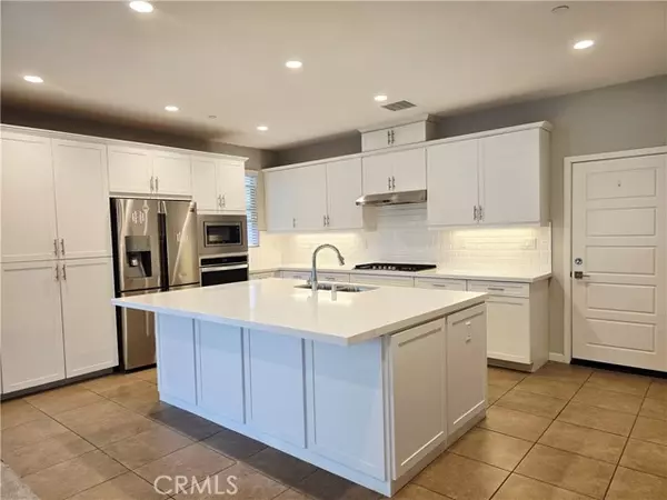 Irvine, CA 92618,132 Modjeska